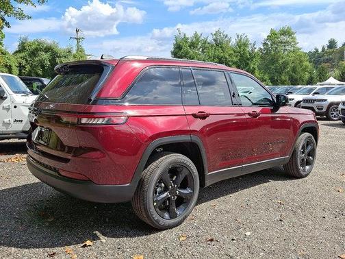 2025 Jeep Grand Cherokee Altitude