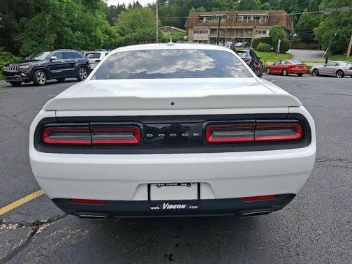 2015 Dodge Challenger SXT Plus