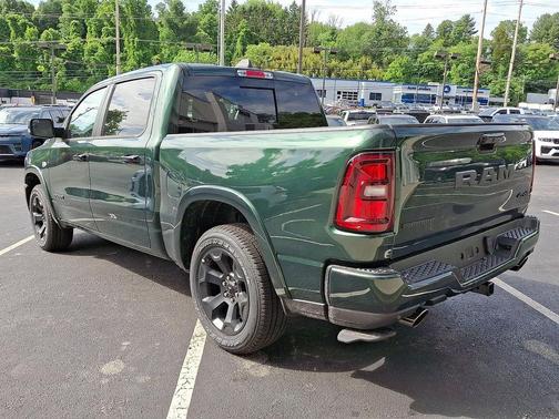 Serrano Green Metallic 2026 RAM 1500 Big Horn/Lone Star