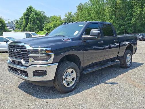 2025 RAM 2500 Tradesman Crew Cab 4x4 6'4' Box