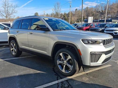 Silver Zynith 2026 Jeep Grand Cherokee Limited