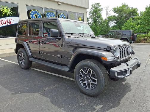 Granite Crystal Metallic Clearcoat 2026 Jeep Wrangler 4-Door Sahara 4x4
