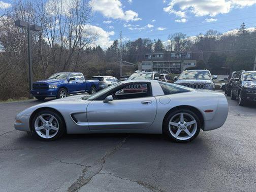 2004 Chevrolet Corvette Base