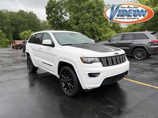 2022 Jeep Grand Cherokee Laredo