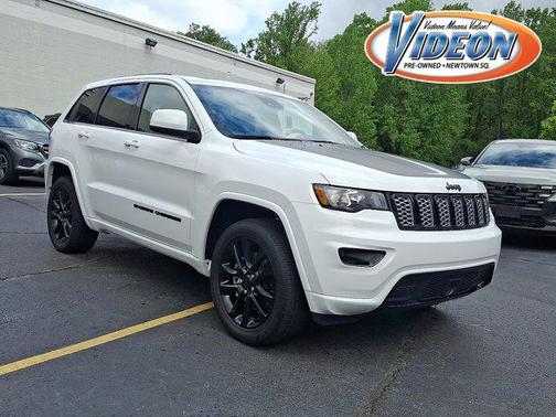2022 Jeep Grand Cherokee Laredo