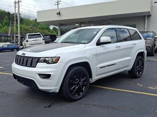 2022 Jeep Grand Cherokee Laredo