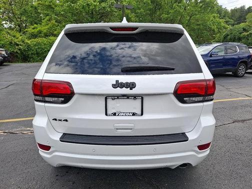 2022 Jeep Grand Cherokee Laredo