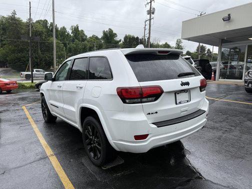 2022 Jeep Grand Cherokee Laredo