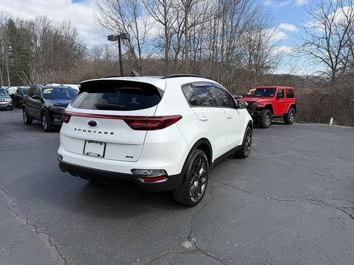 Snow White Pearl 2022 Kia Sportage S