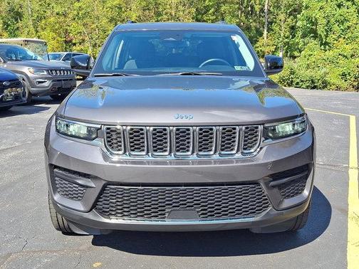 2022 Jeep Grand Cherokee Laredo
