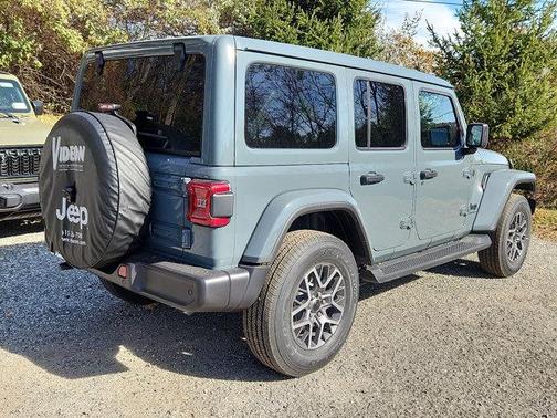 2026 Jeep Wrangler 4-Door Sahara 4x4