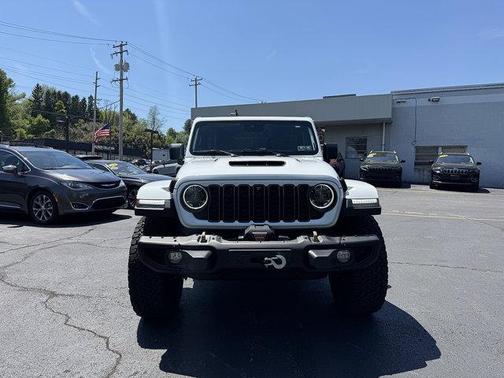 Bright White Clearcoat 2024 Jeep Wrangler Rubicon 392