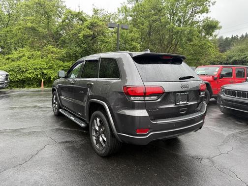 Granite Crystal Metallic Clearcoat 2021 Jeep Grand Cherokee 80th Anniversary