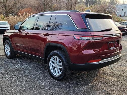 2023 Jeep Grand Cherokee Laredo