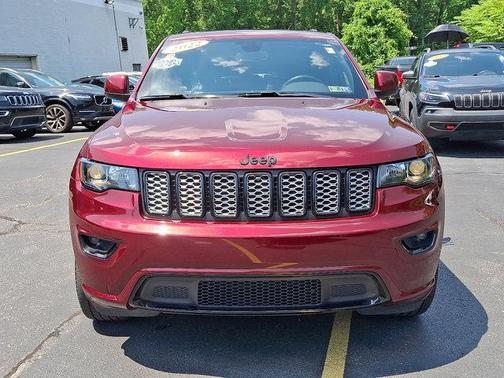 2022 Jeep Grand Cherokee Laredo