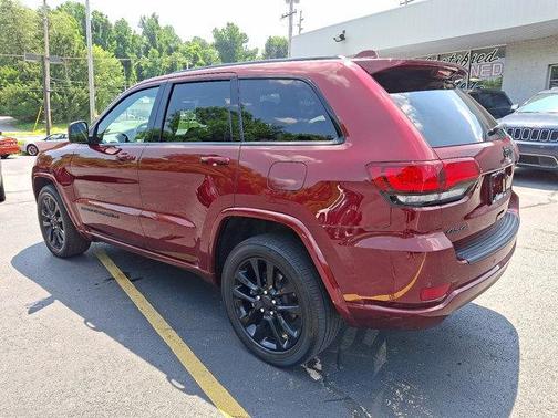2022 Jeep Grand Cherokee Laredo