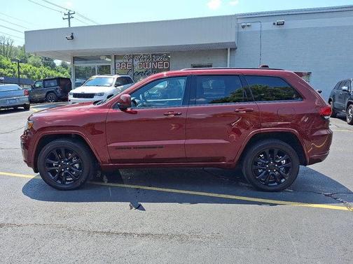 2022 Jeep Grand Cherokee Laredo