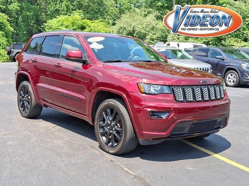 2022 Jeep Grand Cherokee Laredo