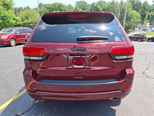 2022 Jeep Grand Cherokee Laredo