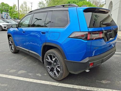 Hydro Blue Pearlcoat 2026 Jeep Cherokee Overland