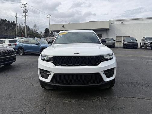2023 Jeep Grand Cherokee Altitude
