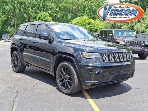 2022 Jeep Grand Cherokee Laredo