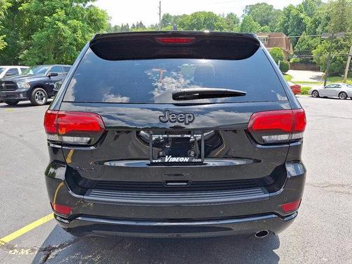 2022 Jeep Grand Cherokee Laredo