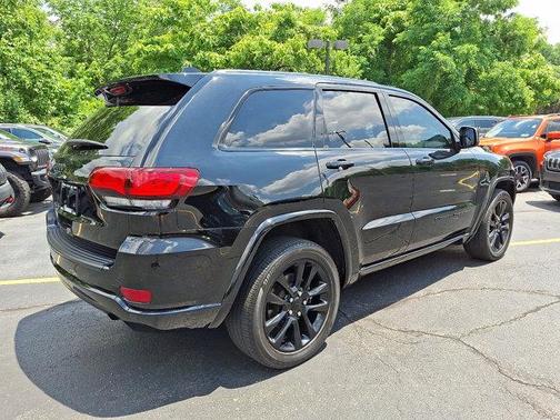 2022 Jeep Grand Cherokee Laredo