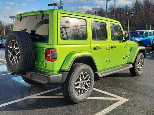 2026 Jeep Wrangler 4-Door Sahara 4x4