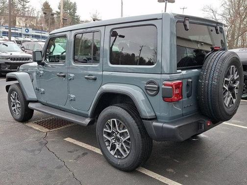 2026 Jeep Wrangler 4-Door Sahara 4x4