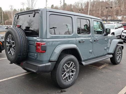 2026 Jeep Wrangler 4-Door Sahara 4x4