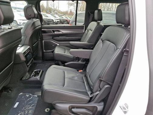 2025 Jeep Wagoneer Carbide 4x4