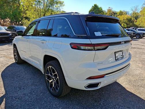 2025 Jeep Grand Cherokee Summit