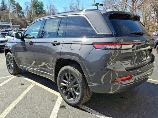 Baltic Gray Metallic Clearcoat 2026 Jeep Grand Cherokee Limited