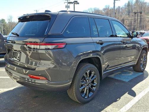 Baltic Gray Metallic Clearcoat 2026 Jeep Grand Cherokee Limited