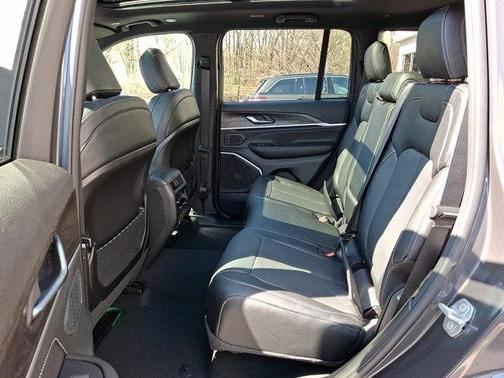 Baltic Gray Metallic Clearcoat 2026 Jeep Grand Cherokee Limited