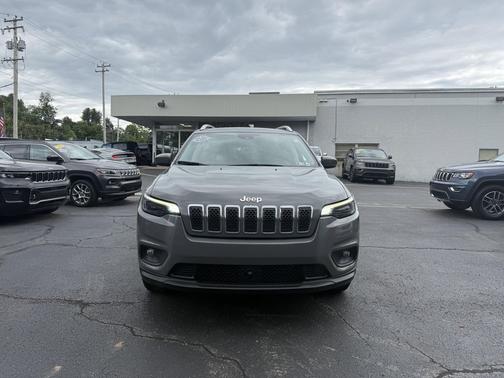 Sting-Gray Clearcoat 2021 Jeep Cherokee Latitude Lux