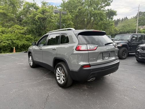 Sting-Gray Clearcoat 2021 Jeep Cherokee Latitude Lux