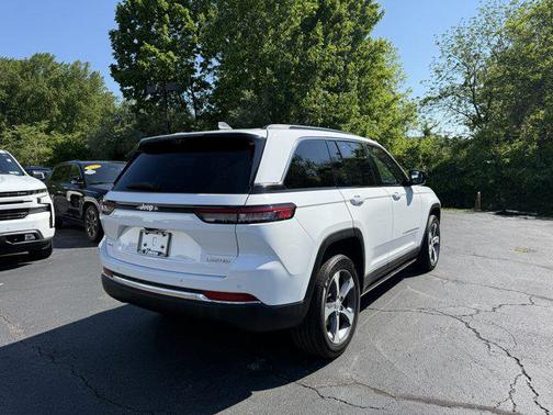Bright White Clearcoat 2025 Jeep Grand Cherokee Limited