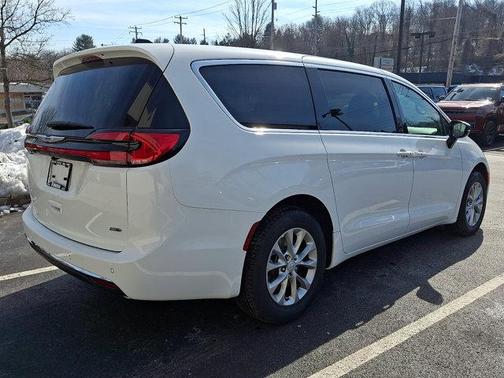 2026 Chrysler Pacifica L