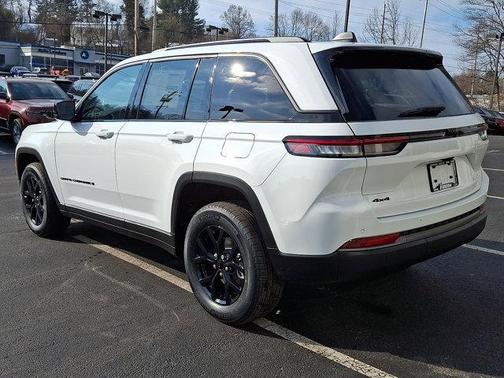 2026 Jeep Grand Cherokee Altitude