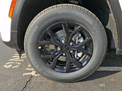 2026 Jeep Grand Cherokee Altitude