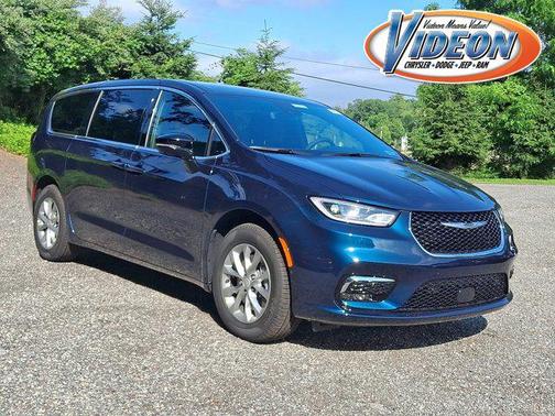 2025 Chrysler Pacifica L