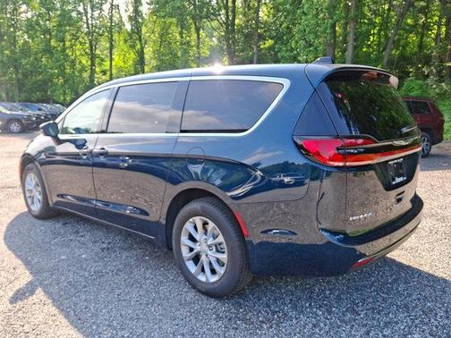 2025 Chrysler Pacifica L