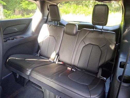 2025 Chrysler Pacifica L