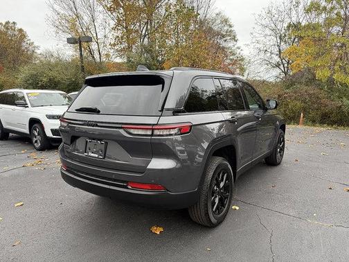 2025 Jeep Grand Cherokee Altitude