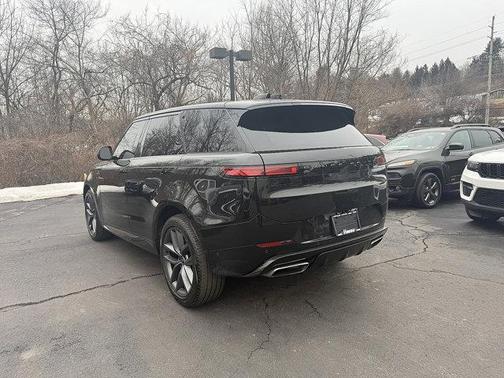2024 Land Rover Range Rover Sport SE
