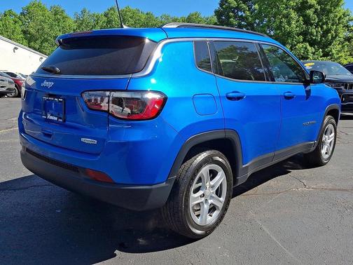 Laser Blue Pearlcoat 2023 Jeep Compass Latitude