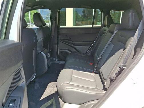 Bright White Clearcoat 2026 Jeep Cherokee Limited