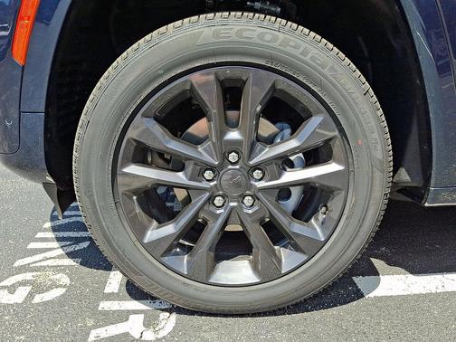Fathom Blue Pearlcoat 2026 Jeep Grand Cherokee Limited